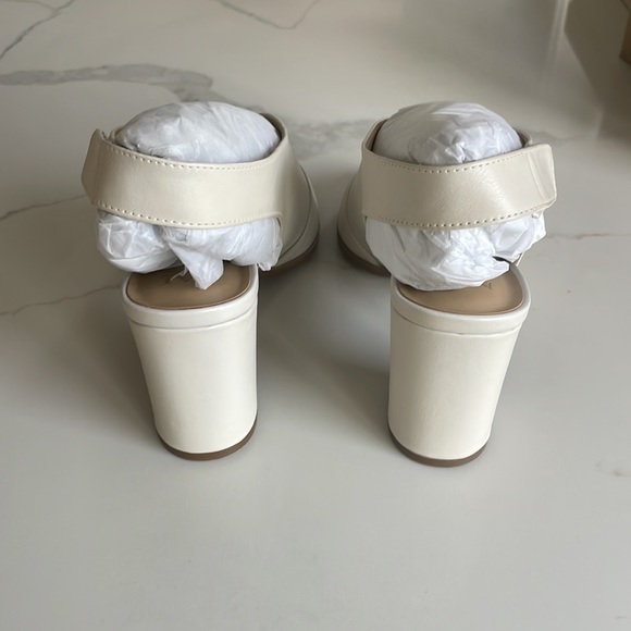 Naturalizer Preston shoes in Alabaster, size 8.5W - Picture 3 of 6